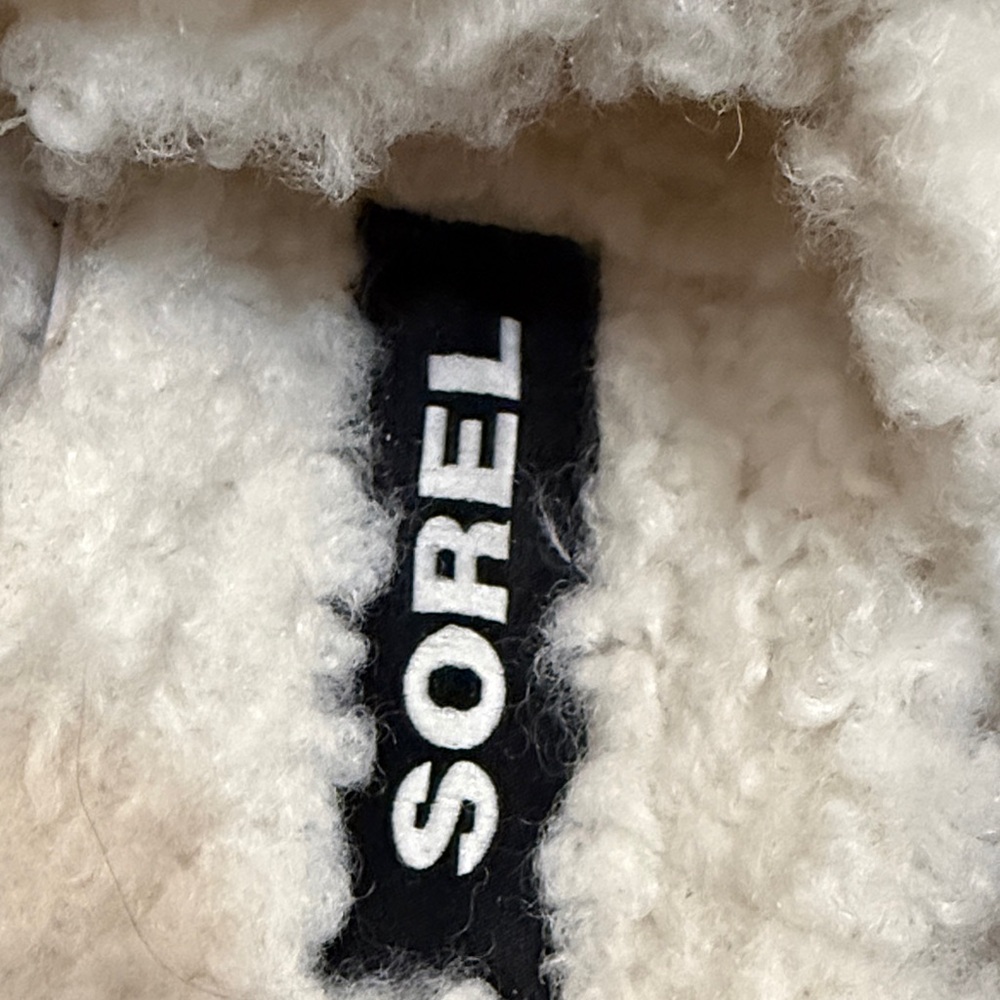 Sorel Cream Sherpa Clog Slippers with Adjustable Strap. Sz 6.5. EUC - Picture 2 of 5
